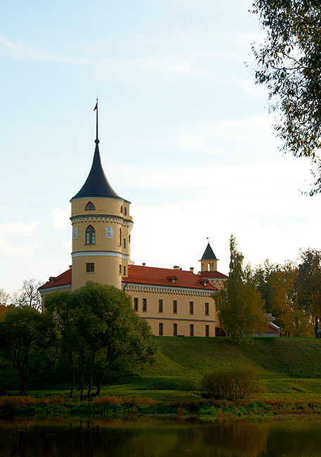 #43 - View of the new Bip castle with the Slavyanka river