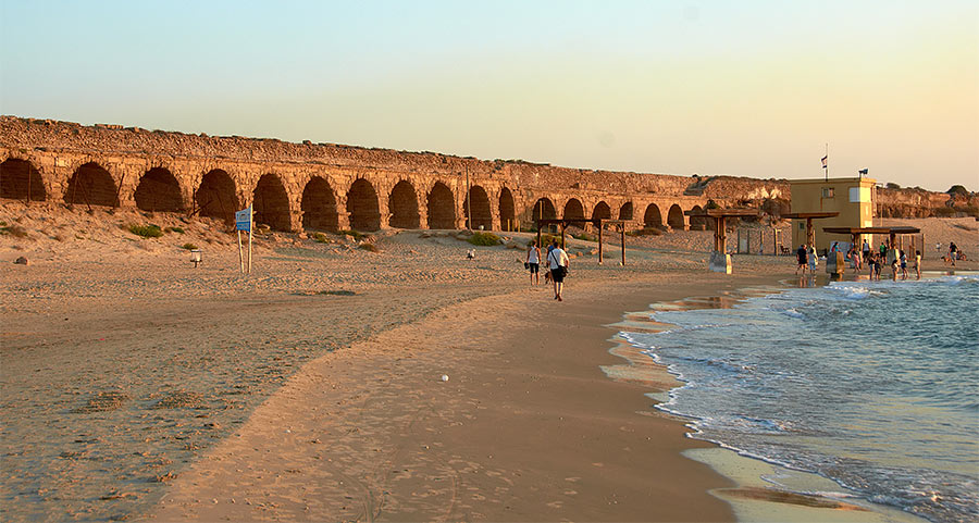 Roman aqueduct - Caesarea