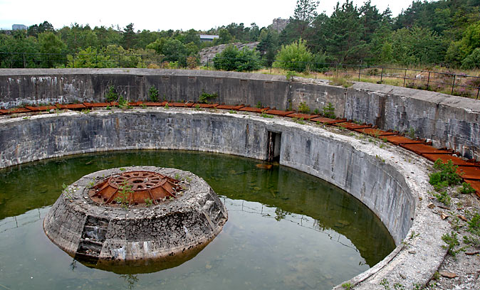 Abandoned 38 sm gun emplacement - Coastal Artillery