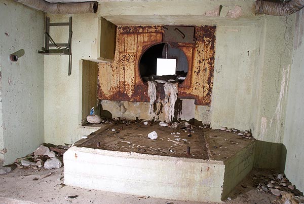 #52 - Artillery bunker's interiors