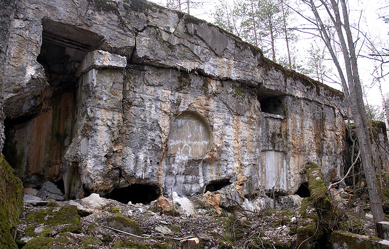 Northern side of 12' battery - Fort Ino