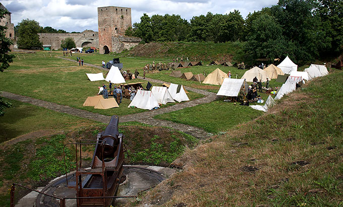 Canon  in Ivangorod fortress