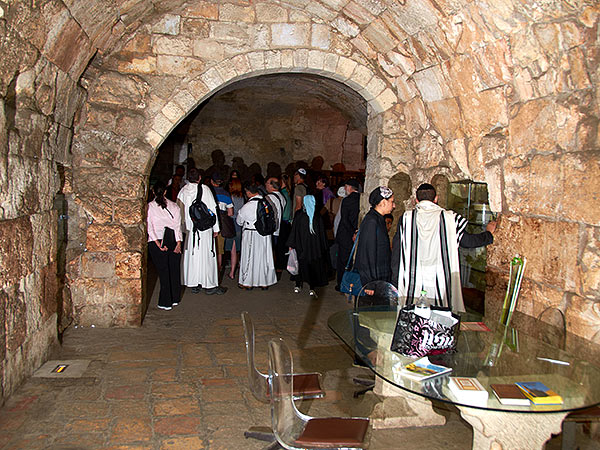 Underground synagogue - Jerusalem