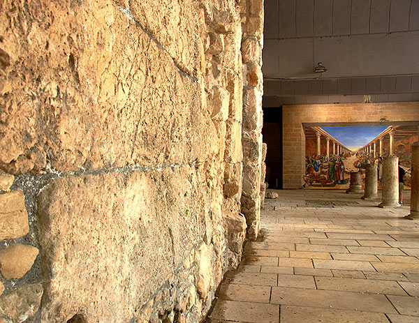 Cardo walls and columns - Jerusalem
