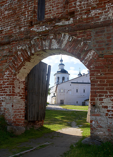 #3 - Passage from the Prison Yard to the Assumption (Uspenskiy) Monastery