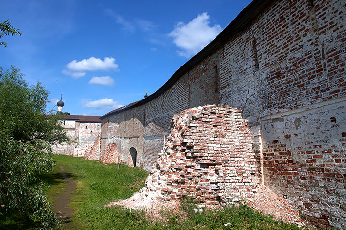 #26 - Walls of the Ivanovskiy Monastery