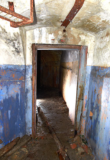 Intricate maze of underground premises - Fort Krasnaya Gorka