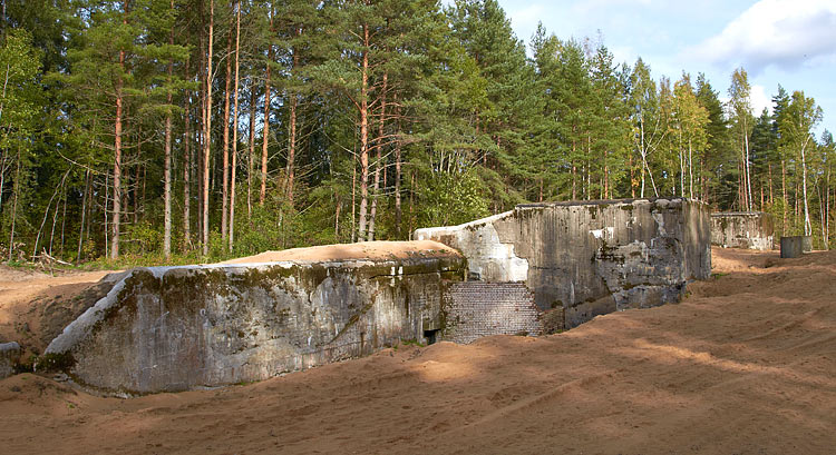 Rear part of Searchlight station - Fort Krasnaya Gorka