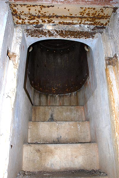 Interiors of observation post - Fort Krasnaya Gorka