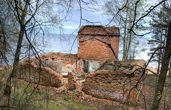 Vokzal's ruins - Fort Krasnaya Gorka