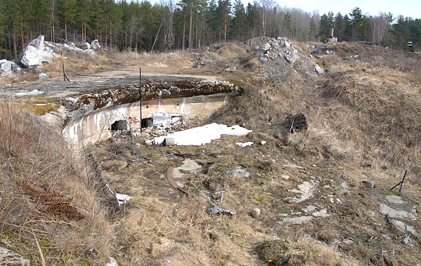 10 inch gun's emplacement - Fort Krasnaya Gorka