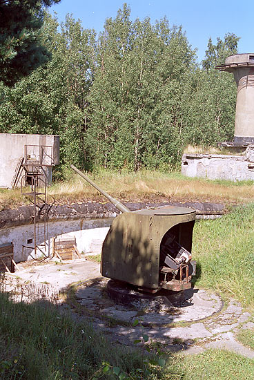 100-mm artillery system - Fort Krasnaya Gorka