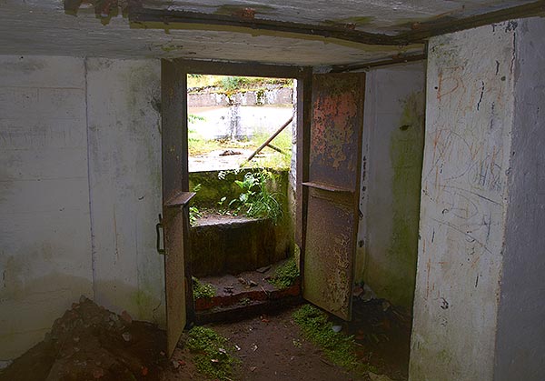 Exit to the gun's emplacement - Fort Krasnaya Gorka