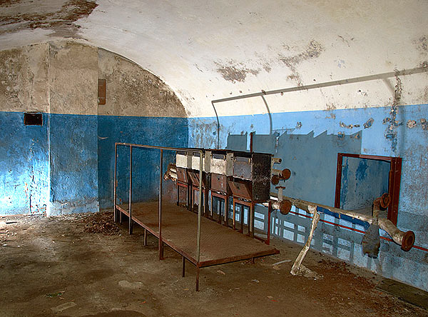 #7 - Солдатская казарма форта Риф осенью 2015 года