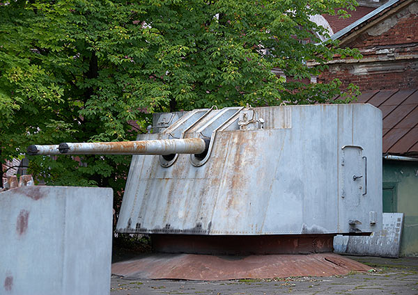 Deck gun mounts - Kronstadt