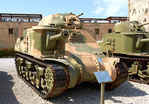 M3A3 "Lee/Grant" - Fort Latrun