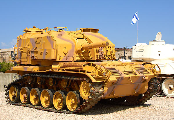 Self-propelled howitzer M52 - Fort Latrun