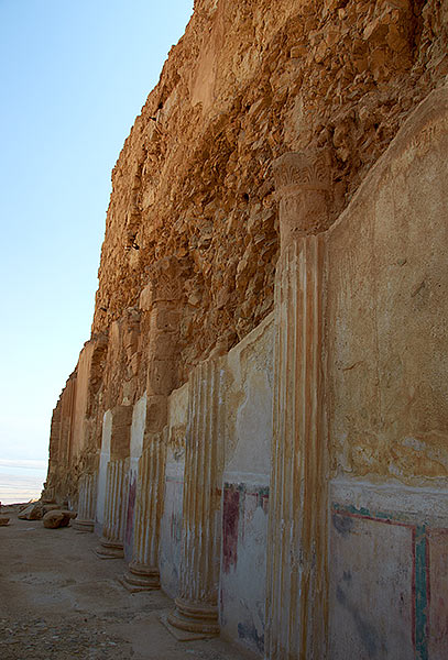 False columns - Masada