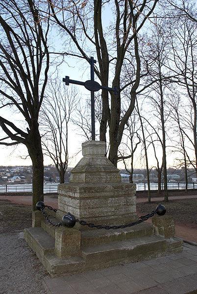 Peter's the Great cross - Narva