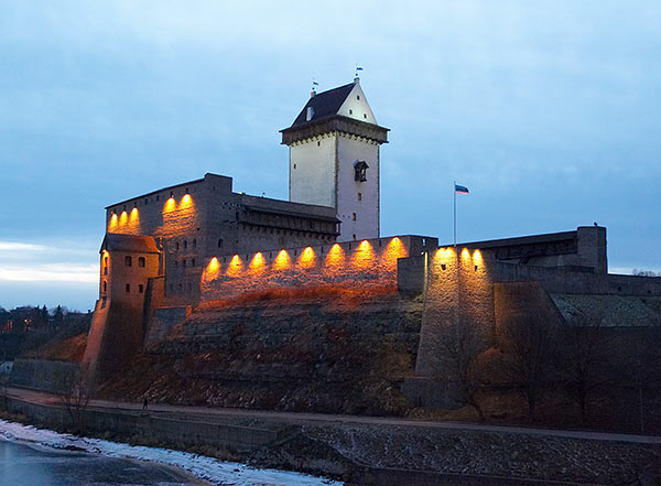 Resplendent Narva - Narva