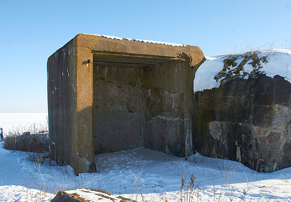 Shelter for searchlight - Southern Forts