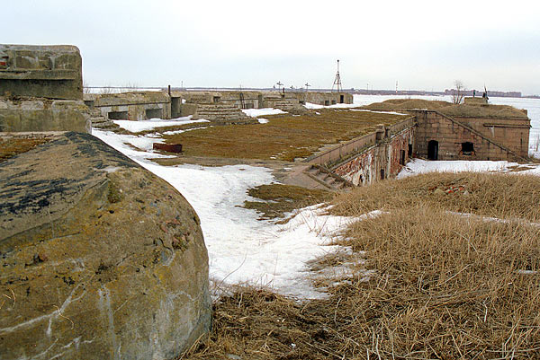 Roof of the Miljutin fort - Southern Forts