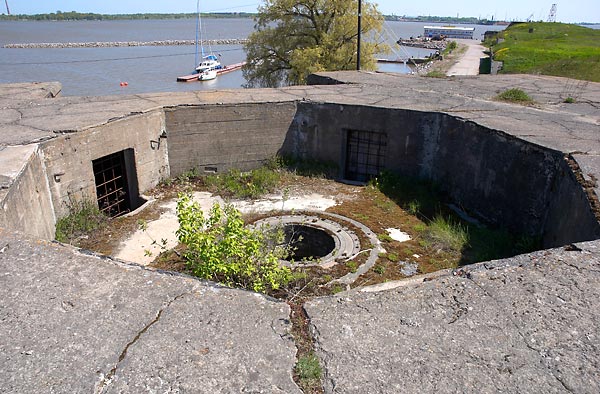 Cannon yard for 6 inch guns - Southern Forts