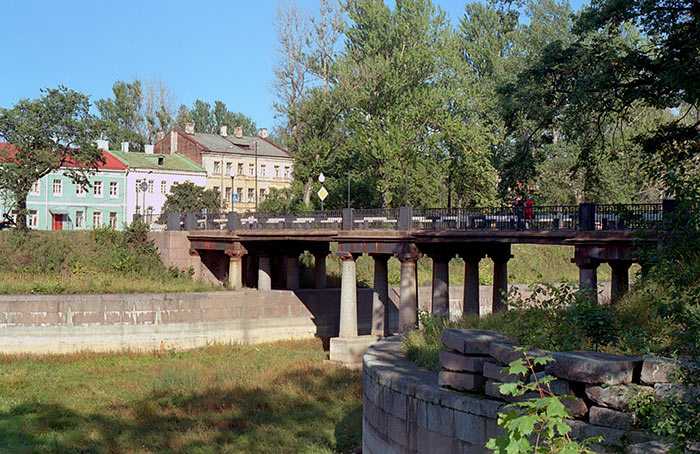 #8 - Petrovsky Bridge (Bridge on Columns)