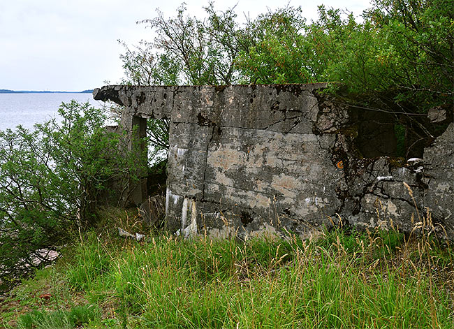 Ruins on the shore - Trangsund
